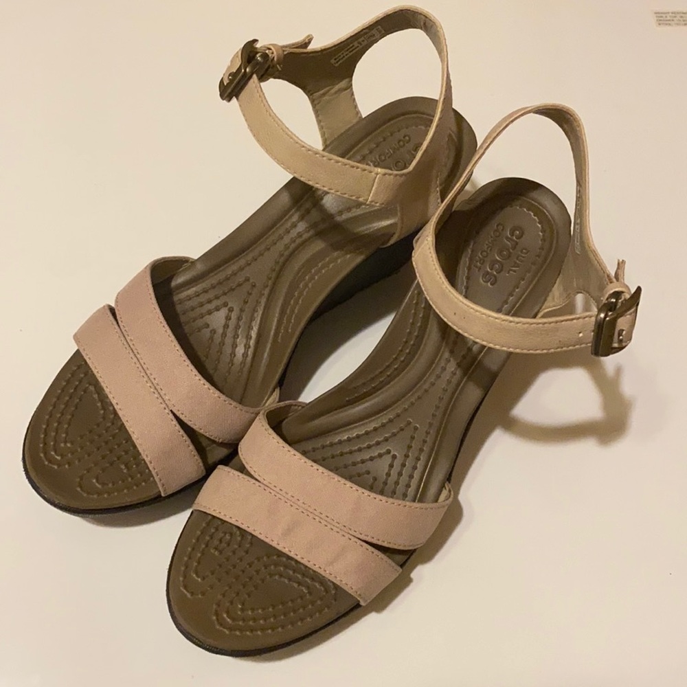 Croc wedges size 8 don’t thing ever worn